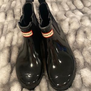 Black ankle Hunter boots. in very good condition. Size 8.